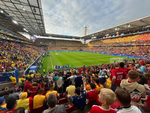 直播吧-【现场】开往墓地的神秘列车和荡气回肠的纯粹足球